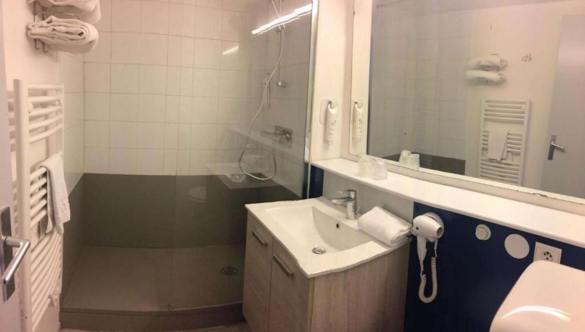 Brit Hotel Confort Morlaix Saint-Martin-des-Champs  Bagian luar foto