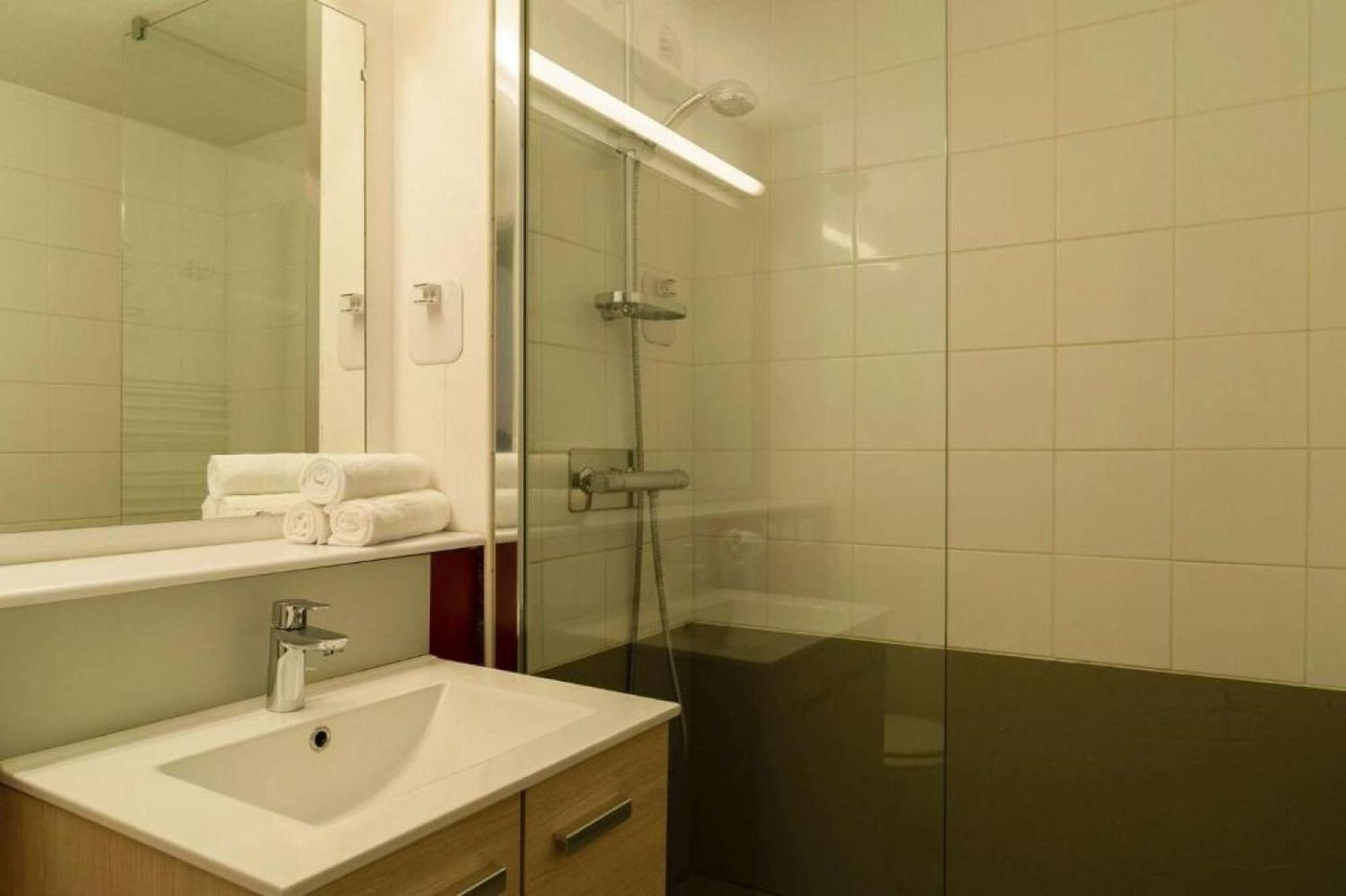 Brit Hotel Confort Morlaix Saint-Martin-des-Champs  Bagian luar foto