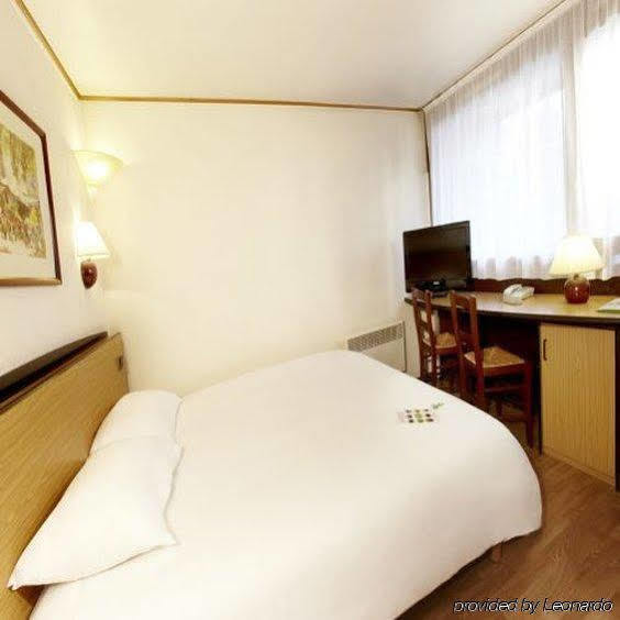 Brit Hotel Confort Morlaix Saint-Martin-des-Champs  Bagian luar foto